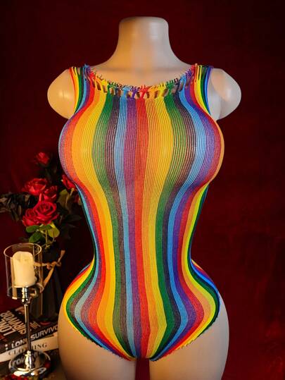 Mono sin mangas de punto semitransparente a rayas de colores del arcoíris, con diseño de cuello redondo y calado, estilo de chaleco elástico y ajustado