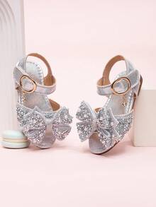 Giày sandal mới năm 2026 cho bé gái, giày công chúa cho trẻ em với nơ đính đá, giày đi biển cho bé gái học sinh, giày mùa hè. - Bạc - Xem 4
