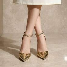 Zapatillas elegantes de mujer tacones de aguja stiletto de material PU metalizado brillante con pulsera al tobillo y hebilla ajustable, zapatos para mujer con punta puntiaguda y diseño de moda para fiesta evento o noche, zapatillas de tacon elegantes sofisticadas calzado transpirable cómodo y antideslizante con estilo de gala y temperamento refinado. - Blanco - Ver 3