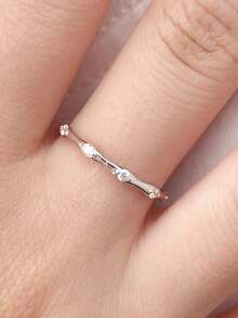 1 chiếc nhẫn bạc 925 đính đá Moissanite hình tre tối giản 0.03 carat, thanh lịch và sang trọng, thích hợp làm quà tặng đính hôn, cưới, sinh nhật bạn thân hoặc kỷ niệm. Hoàn hảo cho cô dâu và trang sức cưới. - Nhẫn Moissanite Tre - Xem 4