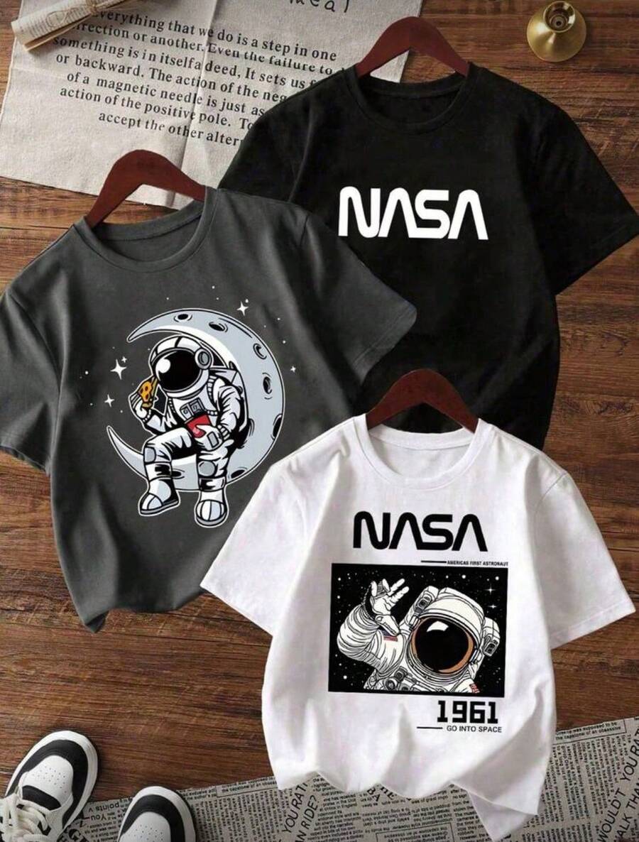 Kit 3 Camisetas Infantil Menino Astronauta NASA Estampa Divertida Algodão Confortável Moda Casual Malha Premium 100% Algodão Envio Imediato PROMOÇÃO - Preto, Branco e Chumbo - Visão 1