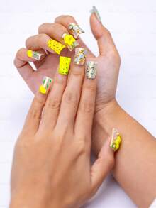 10Pcs Handmade Short Duck Bill Acrylic Press On Nails, Fluorescent Yellow Floral Style, 3D Yellow Flower, Gold Metal Ball, Geometric Gold Frame, Polka Dot Accents, Daily Chic Spring Party Nails Summer, Fresh Shiny Vibe Easter St Patricks Day Women - 彩色 - 查看 4
