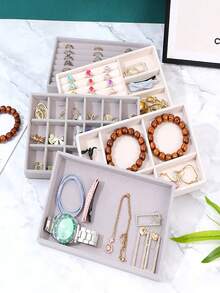 1个奢华灰色天鹅绒8格珠宝、眼镜和手表展示托盘 - 柔软毛毡材质收纳盒，实用女士礼品 - 彩色 - 查看 7