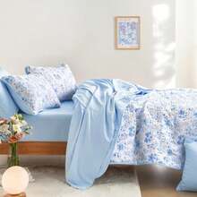 - Floral Quilt Set Coquette Cottagecore Shabby Chic Flower for Women Teen Girls Reversible Lightweight Bedspread Coverlet 3 Pieces Blue White Queen/Full Size - Azul blanco - Ver 5