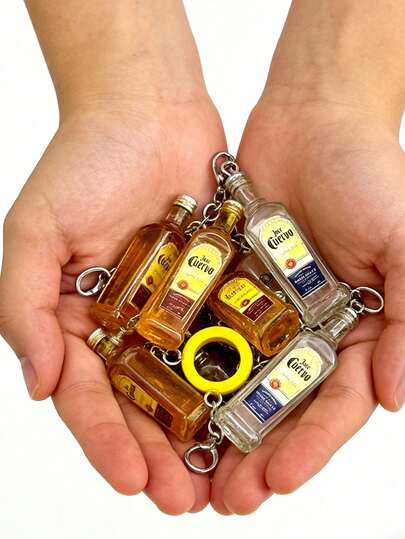 Llavero con dije de tequila falso para hombres, llavero con vaso y botella falsos, colgante de resina con anillo redondo, regalo para hombres, regalo del Día de San Valentín, accesorio para billetera y bolso, colgante para mochila, regalo de decoración navideña, estilo gótico y Y2K, dije para bolso, playa, costura, accesorio para bolso