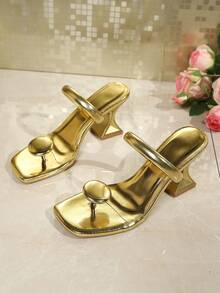 Giày sandal cao gót 2026 với quai màu nude bóng và khóa tròn, gót vuông, có các màu đen, trắng, đỏ, xanh lá cây, vàng, đen & đỏ, phù hợp cho Ngày Valentine, Halloween, lễ tốt nghiệp, hẹn hò, đi dạo thường ngày, đi làm, dự tiệc, màu sắc đơn giản và thời trang. - Vàng - Xem 3