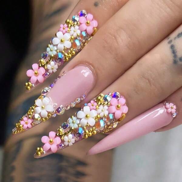 1 Box (24pcs) Pink & Gold Flower Cluster False Nails, Essential For Daily Wear And Dates