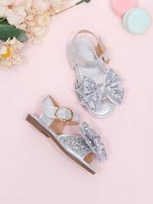 Giày sandal mới năm 2026 cho bé gái, giày công chúa cho trẻ em với nơ đính đá, giày đi biển cho bé gái học sinh, giày mùa hè. - Bạc - Xem 2