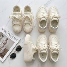 Tenis de mujer casuales y zapatillas blancas mujer en . Calzado deportivo de cuero PU con suela gruesa tipo plataforma y cordones anchos decorativos. Tenis para mujeres de diseño nicho con punta redonda y detalles elegantes. Zapatos para mujer cómodos, transpirables y antideslizantes de estilo coreano versátil. Calzado para caminar con diseño retro, ligero y resistente al desgaste para uso diario. - Beis - Ver 10