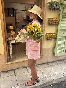 度假必备针织套装：女士短袖针织开衫，配有 Polo 领、布质纽扣和口袋，搭配宽松弹力腰短裤。时尚舒适的两件套，粉色系，是度假的理想之选。 - 粉色 - 查看 4