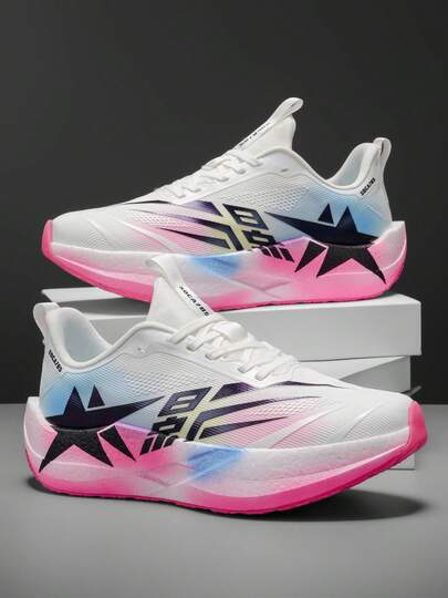 Giày chạy bộ thời trang nam, tích hợp công nghệ tấm carbon, được thiết kế để mang lại sự thoải mái với khả năng giảm sốc và độ bền cao, phù hợp cho việc chạy bộ quanh năm, lý tưởng cho việc tập luyện hoặc sử dụng trong phòng tập gym.