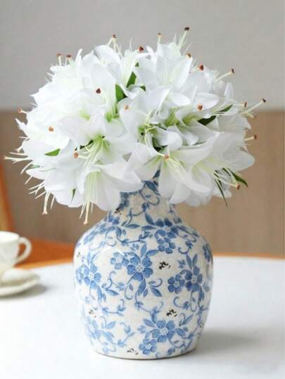 1/5 Pcs Artificial Lily Flower Stems, Simple Polyester Simulation Flowers, Suitable For Home Decoration, Valentine's Day, Birthdays, Graduation Ceremonies, Etc., Also Suitable For New Year, Halloween, Christmas, Wedding Boutonnieres, Birthdays, Mother's Day And Other Festivals, As Well As Home Decoration (Random Style). 1/3/5 Pcs Artificial Flowers, Made Of Soft PVC Material, Flexible In Shape, Easy To Store, Very Suitable For Home Decoration.