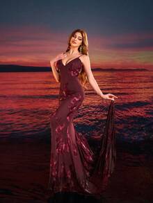 Đầm dạ hội dài maxi màu đỏ tía gợi cảm dành cho nữ, cổ chữ V sâu, thêu hoa và hở lưng. - Màu Đỏ Sâu - Xem 2