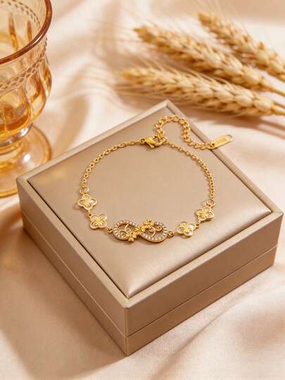 1 件时尚简约不锈钢手链，适合搭配服装，也可作为礼物送给朋友、家人和母亲。