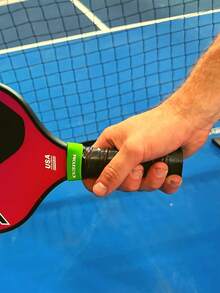 Impugnatura personalizzata per racchetta da pickleball: accessori personalizzati per l'impugnatura, cinghia per racchetta personalizzata - nome/testo personalizzato, impugnatura in gomma durevole per racchetta - regalo perfetto per tennis, badminton, canna da pesca - sostituzione universale antiscivolo, migliora la sensazione e l'assorbimento degli urti per giocatori di tennis, badminton, ping pong - design a caldo, tecnologia di produzione della racchetta - Multicolore - Visualizzare 7