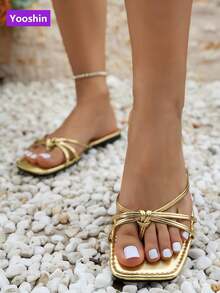 Sandalias planas de punta cuadrada para mujer, de estilo minimalista, con diseño deslizante, tiras cruzadas tipo chanclas, sandalias casuales de playa - Dorado - Ver 5