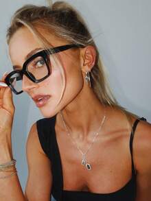 一副时尚方形镜框波西米亚风透明镜片眼镜，男女通用，适合电脑阅读/游戏/电视/手机使用 - 黑框 - 查看 3