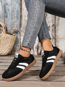 FZY Spring And Summer New Women's Sports Shoes, Lightweight And Breathable Mesh Running Shoes With Soft Soles, Featuring Shock Absorption And Anti-Slip Properties, Durable And Wear-Resistant, Suitable For Outdoor Running. Suitable For Female Students, Office Workers, Fitness Enthusiasts, Shoppers And Casual Travelers, These Shoes Are Comfortable To Wear And Do Not Cause Foot Pain. Comfortable Casual Sports Shoes, With Spacious Toe Areas That Do Not Squeeze The Feet. Suitable For Large-Sized Sports Shoes, Suitable For Daily Wear, Including Pants And Skirts. All-Weather Hiking Shoes That Do Not Deform And Are Essential For Outdoor Travel, Exercise And Fitness. Lightweight With No Fatigue In The Feet, Breathable And No Sweating. Fashionable And Practical, Multi-Functional And Diverse. With Shock Absorption Function And Comfort, Durable And Comfortable To Wear. Suitable For Practical Women's Shoes For Summer Travel. Elegant Women's Shoes For Valentine's Day. - màu đen - Xem 3