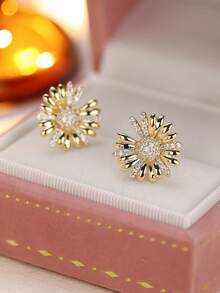1 Pair Women's Earrings, Fresh & Versatile Gold-Plated Small Daisy Earrings, New Fashion Sweet Synthetic Cubic Zirconia Sunflower Earrings, Suitable For Gift And Daily Wear - Earrings - View 3