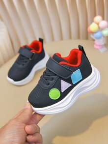 1双儿童黑色网面魔术贴运动鞋，易于穿脱且用途广泛 - 黑色 - 查看 9
