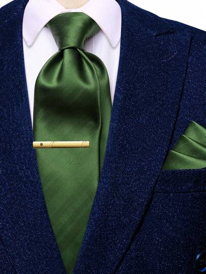 Bộ cà vạt nam màu xanh lá cây họa tiết xương cá – kèm khăn cài túi và kẹp cà vạt vàng, cà vạt cổ điển trang trọng dành cho công việc và các sự kiện.