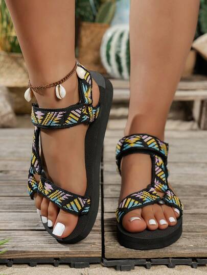 Dép xăng đan đế bằng in họa tiết thời trang nữ, dép xăng đan mùa hè mới, đế dày, hở mũi, thích hợp đi biển, đế mềm mại, thoải mái, thoáng khí, kiểu dáng mũi cá, thích hợp cho thể thao.