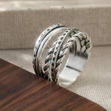 1 chiếc nhẫn bản rộng thời trang, kiểu dáng nhiều lớp đan xen, họa tiết hình học chạm khắc tinh tế, phù hợp cho cả nam và nữ đeo hàng ngày và dự tiệc. - Bạc - Xem 5