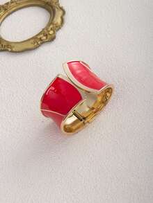 一款欧美风格的INS几何图案宽版红色珐琅开口弹力手链，用途广泛，适合日常佩戴、聚会和度假。 - 紅色 - 查看 4