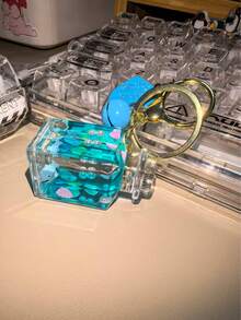 1个可爱鱼形夜灯沙瓶钥匙扣，时尚包包装饰，闪亮沙瓶手柄，日常减压，高端汽车钥匙链吊坠，返校礼物，送给女友/妈妈的惊喜，汽车配件，可爱哥特风Y2K包挂绳带证件卡套，汽车配件包饰 - 彩色 - 查看 8