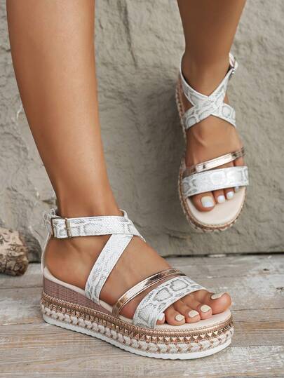 Women's Bohemian Style Woven Platform Sandals - Rivet Trimmed Open Toe Straw Thick Sole Slippers, Summer Beach Shoes