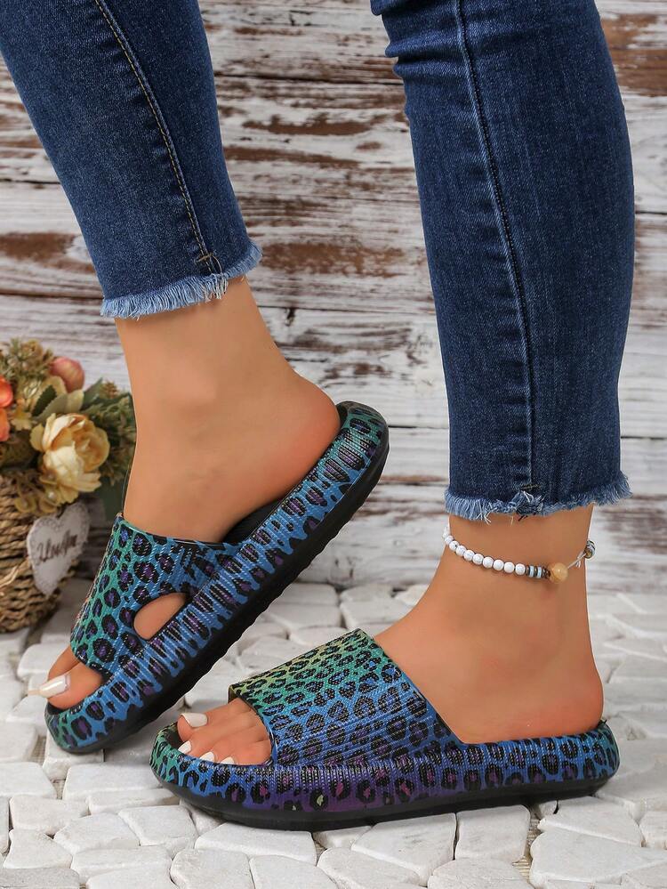 Summer Fashion Women's Home Slippers Featuring A Vibrant Rainbow Gradient Leopard Print Design. Soft And Lightweight EVA Men's Bathroom Slippers With A Textured, Slip-Resistant Sole And A Silent Wear Experience, Perfect For Indoor Home Use And Casual Everyday Wear. - màu đen - Xem 3