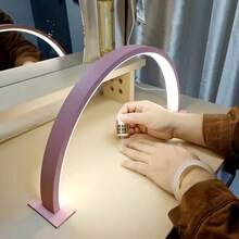 1 đèn làm móng hình lưỡi liềm hiện đại, dùng nguồn USB, bằng kim loại, bề mặt được đánh bóng, điều khiển bằng nút bấm, chao đèn bằng nhựa, thích hợp sử dụng tại nhà và chuyên nghiệp, không cần pin. - đèn làm móng - Xem 12