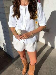 Áo khoác cardigan dệt kim tay ngắn cổ tròn mới mùa hè của FOR BEAUTY, áo nữ dáng rộng khoét lỗ mỏng cài nút màu trắng, kiểu dáng thường ngày đa năng, phù hợp cho đi mua sắm, dạo phố, dã ngoại, lễ tốt nghiệp, tiệc tùng mùa xuân. - trắng - Xem 4