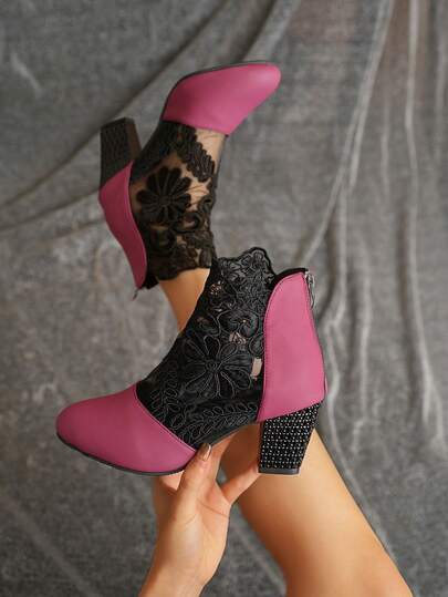 2026款黑色蕾丝网布花卉粗跟踝靴，派对高跟短靴，复古蕾丝拼接约会之夜靴