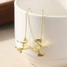 1 Pair Vintage & Creative Rotating Leaf Design Earrings, Suitable For Daily Wear And Formal Occasions, Also An Excellent Birthday Gift For Women - Gold - View 3