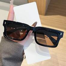 1 Cặp kính thời trang mới, kiểu dáng giản dị, cổ điển, đính đinh tán, hình vuông hẹp. - Nhiều màu - Xem 8