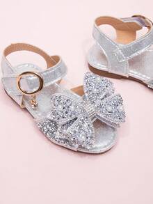 Giày sandal mới năm 2026 cho bé gái, giày công chúa cho trẻ em với nơ đính đá, giày đi biển cho bé gái học sinh, giày mùa hè. - Bạc - Xem 6