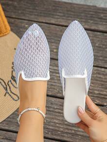 白底網紗-藍菱格