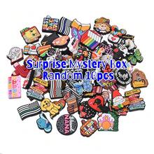 10 hạt silicon hoạt hình hỗn hợp, hạt dẹt mềm theo phong cách Mỹ, với các họa tiết chó, mèo, bướm, mũ, bút chì, thông điệp truyền cảm hứng, trái tim, sách. Có thể dùng để tự làm nam châm tủ lạnh, nhãn dán hành lý, vòng tay, vòng cổ, phụ kiện túi xách và các dự án thủ công khác. - Nhiều màu - Xem 8