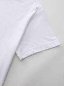 Women's 100% Cotton Cropped T-Shirt With A Midriff-Baring Cut And A Watercolor Print Featuring A Sea Turtle And An Ocean Quote. The Relaxed Cropped Cut Flatters The Figure And Elongates The Silhouette – Ideal For Everyday Wear, Outings, Casual Streetwear Looks, And Holidays. - 白色 - 查看 3