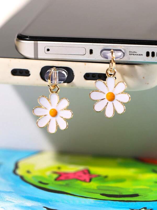 1 pieza Tapón antipolvo para puerto de carga con flor de margarita, exquisito, fresco, dulce y lindo, colgante de metal de aleación 3D de color brillante con efecto de gota de aceite, accesorio de tapón de silicona transparente para teléfono, auriculares, tableta, Kindle, decoración para puerto de carga de teléfono, adecuado como un pequeño regalo, a prueba de agua, a prueba de humedad y a prueba de suciedad para el puerto de carga del teléfono, compatible con iPhone Lightning/Tipo-C, Android/Apple 17/16/15 Series y otros modelos de teléfonos móviles, protege firmemente el puerto de carga del teléfono y no se caerá, ちいかわ