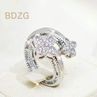 1pc Vintage Glamorous Sparkling Cubic Zirconia Four-Leaf Clover Open Ring, Copper Plated Tone Women's Ring