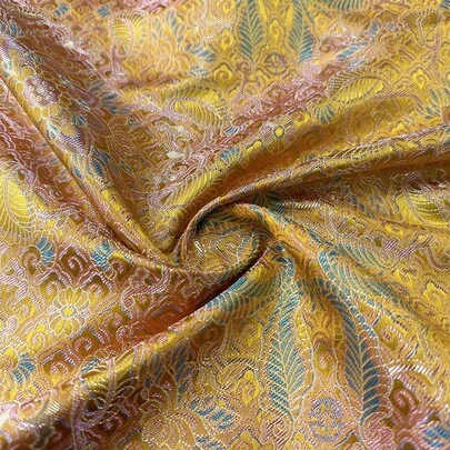 1 Pc Golden High-Quality Jacquard Fabric, Exquisite Floral Pattern, Elegant Interior Decoration Fabric, Suitable For DIY Sewing Of Dresses, Gowns, Tablecloths, Sofa Pillowcases And Other Handicrafts.