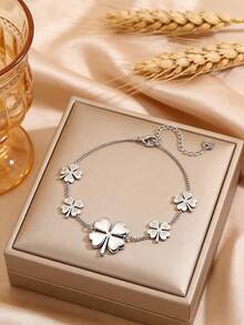 Camhanno 1pc Casual Fashionable Stainless Steel Four-Leaf Flower Bracelet, Suitable For Outfit Matching And Gifting To Friends, Family And Mothers - Style 1 - View 5