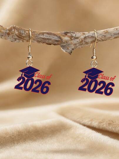 一对2026毕业季亚克力博士帽吊坠耳环，为女性日常穿搭增添时尚魅力。是毕业舞会和派对的理想之选，也是送给女性的完美毕业礼物。