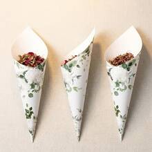 1 Set Bohemian Style Wedding Confetti Cones, White Floral Print Paper Cone, Outdoor Lawn Wedding Petal Toss Tube, Wedding Aisle Decor, Can Hold Confetti/Petals, Bridal Shower Engagement Party Supplies - View 3