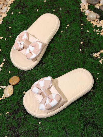 1 Pair Girls' Sweet Nude Checkered Bow Slip-On Sandals, Soft Sole Non-Slip Open Toe Casual Slippers, Fashion Versatile Children Beach Shoes For Daily Wear And Outdoor Activities