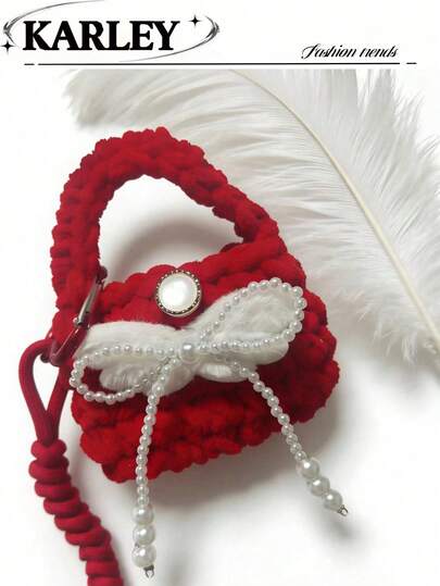 Túi đan hình trái tim dễ thương, thiết kế nơ đỏ, có cánh đính hạt trắng, phụ kiện trang trí túi xách đáng yêu, quà tặng cho giáo viên.