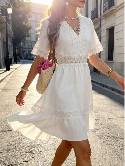 2026 Summer Bohemian Style White Lace Patchwork V-Neck Cinched Waist Short Sleeve Ruffle Hem A-Line Dress Elegant