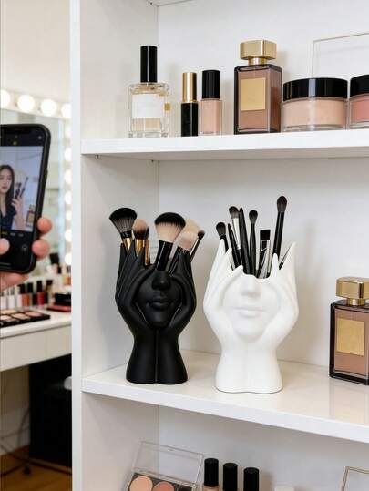 1pc Black & White Plastic Handmade Creative Human-Shaped Makeup Brush Holder - Unique Decorative Human-Shaped Makeup Brush Stand, Desktop Cosmetic Brush Organizer, Made Of Decorative Resin Material, Anti-Slip Design, Sculptural Decor, Lightweight & Portable, Handmade Desktop Or Bathroom Cosmetic Storage Rack, Stylish & Non-Slip, Ideal For Valentine's Day Gift Or Back To School Organization